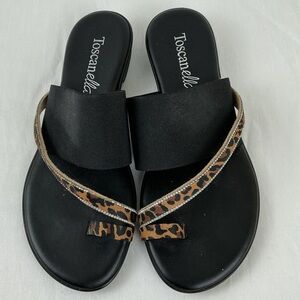 Toscanella Sandals Animal Print Toe Ring Flats